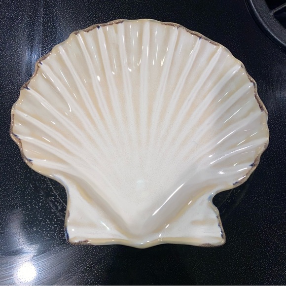 Pottery Barn Under the Sea Collection Scallop Shell Plate Nautical Coastal Beach - Picture 1 of 2